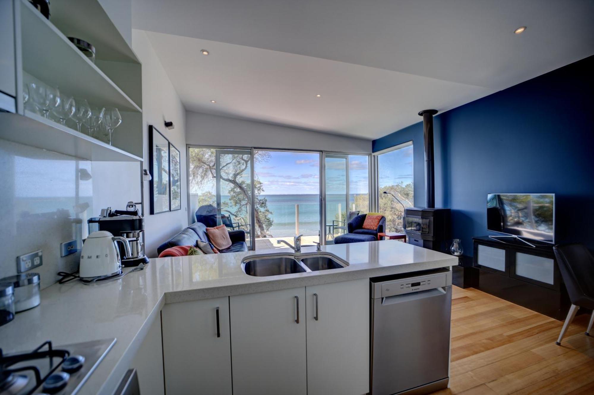 Battery Cove Front Apartment